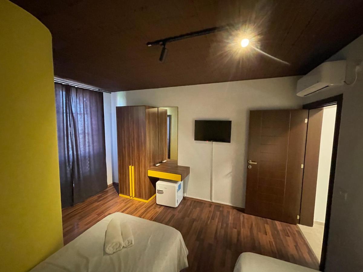 פריזרן Hotel Hiserra מראה חיצוני תמונה