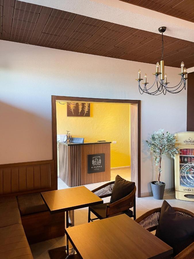 פריזרן Hotel Hiserra מראה חיצוני תמונה
