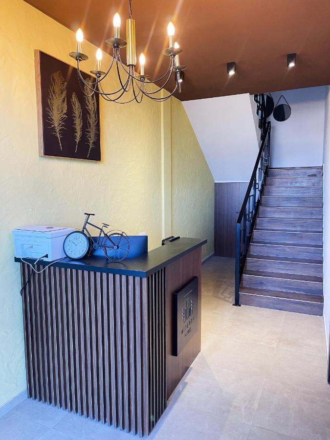 פריזרן Hotel Hiserra מראה חיצוני תמונה