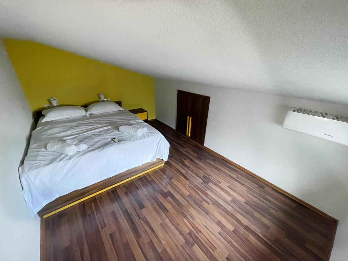 פריזרן Hotel Hiserra מראה חיצוני תמונה