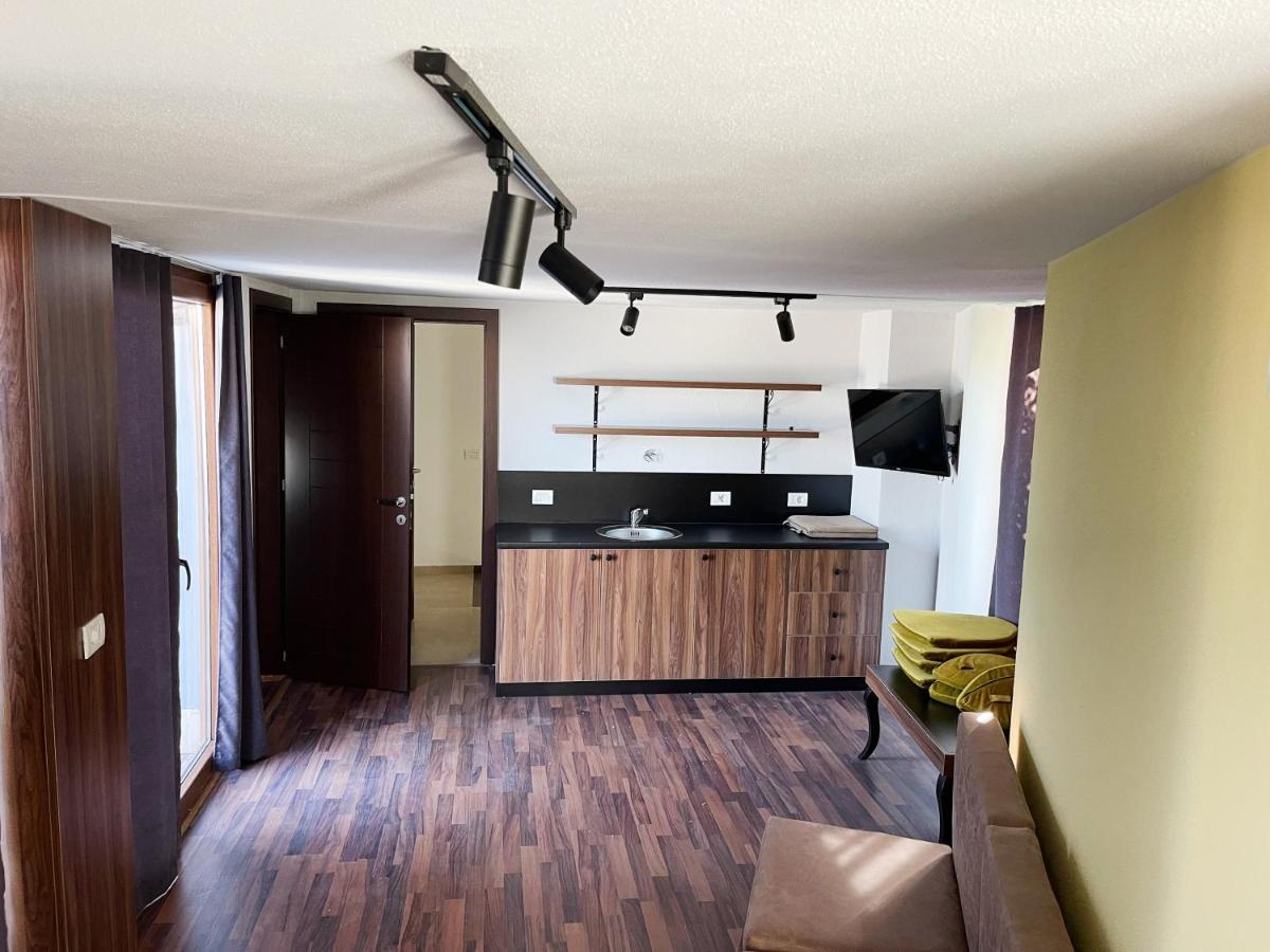 פריזרן Hotel Hiserra מראה חיצוני תמונה