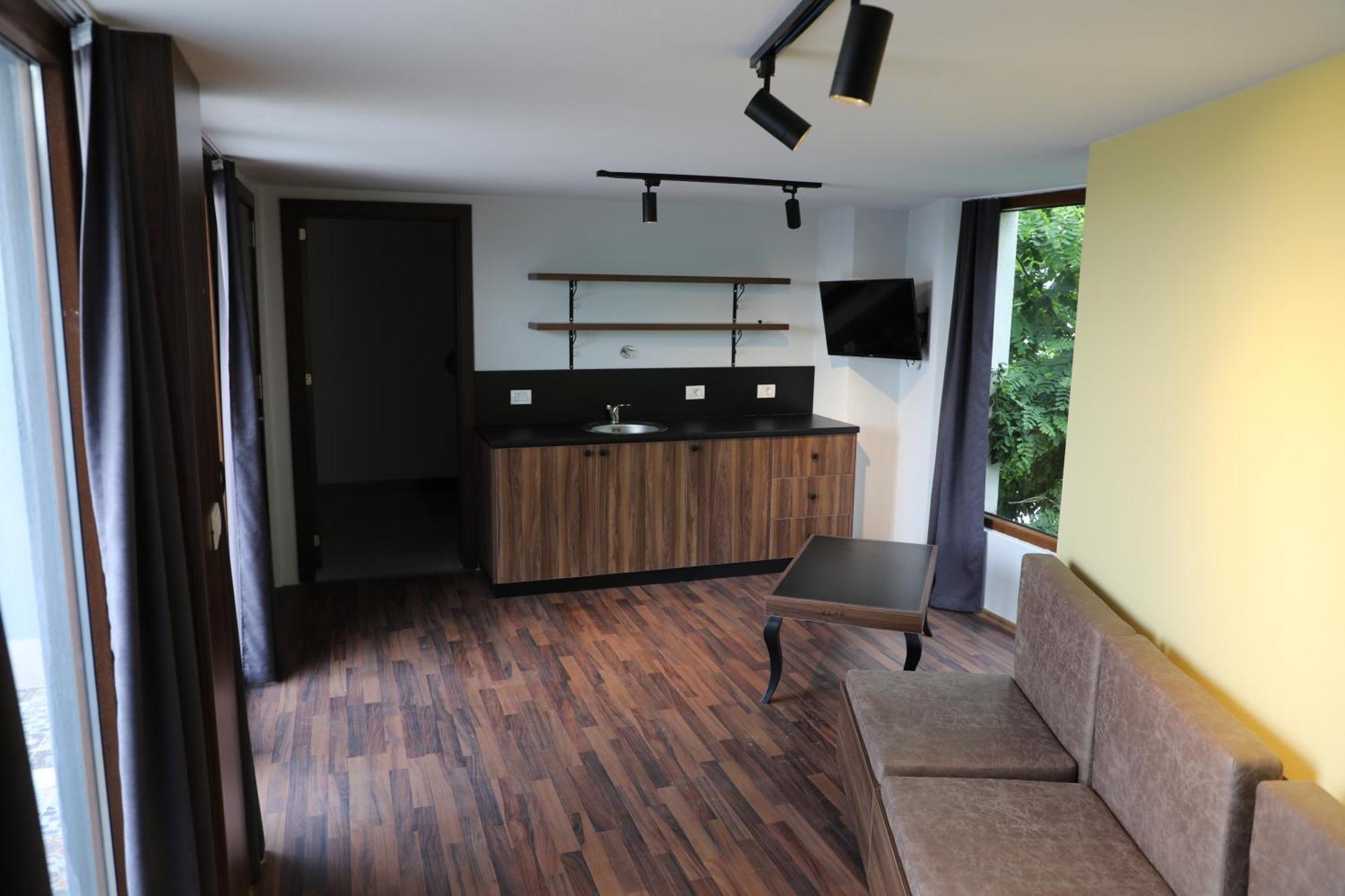 פריזרן Hotel Hiserra מראה חיצוני תמונה