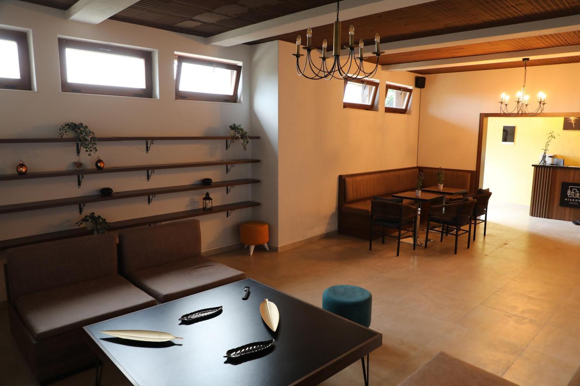 פריזרן Hotel Hiserra מראה חיצוני תמונה
