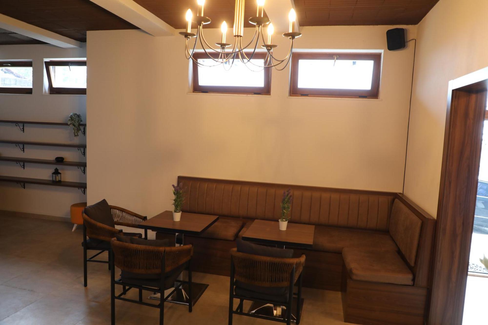פריזרן Hotel Hiserra מראה חיצוני תמונה