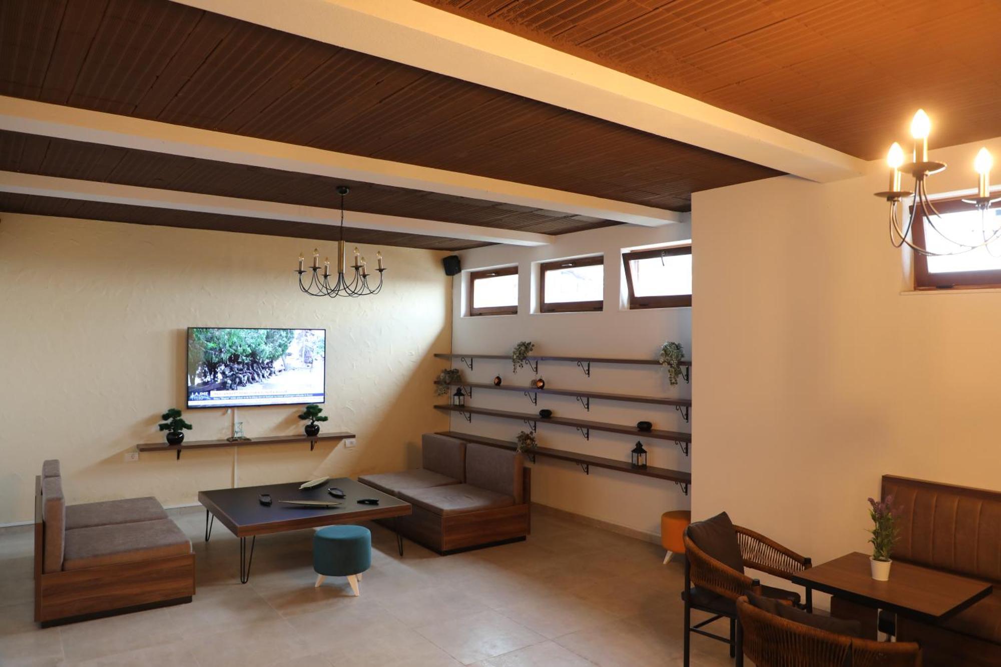 פריזרן Hotel Hiserra מראה חיצוני תמונה