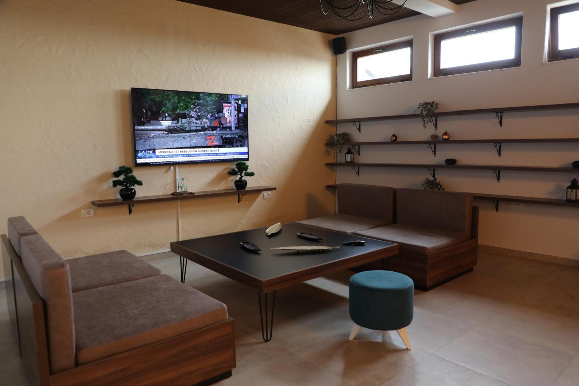 פריזרן Hotel Hiserra מראה חיצוני תמונה